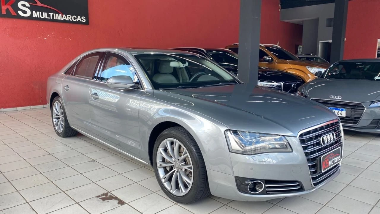 AUDI A8