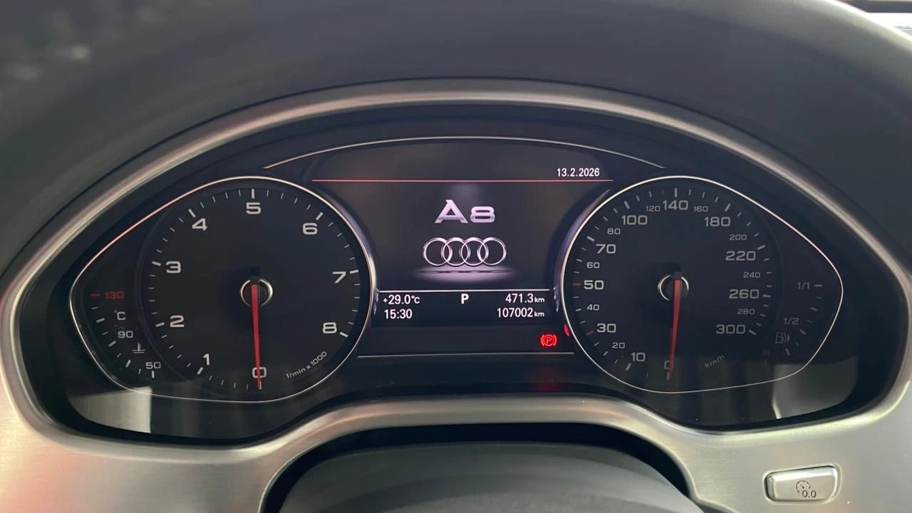 AUDI A8
