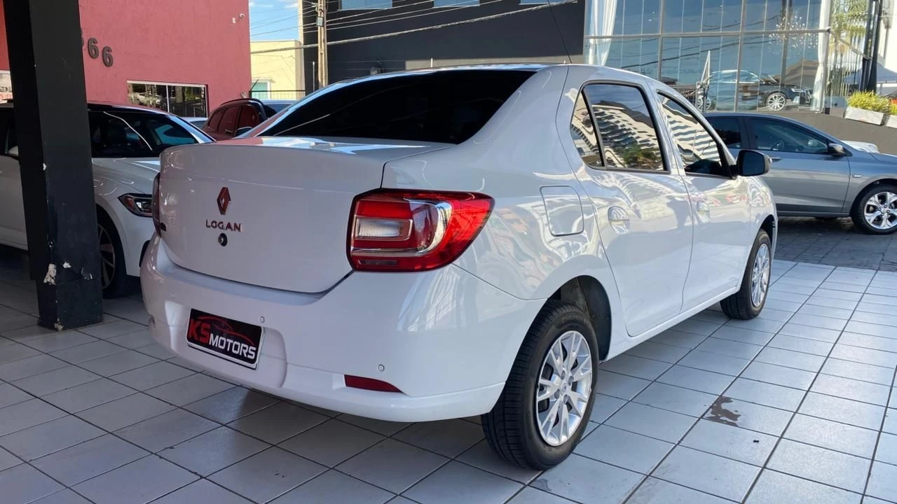 RENAULT LOGAN