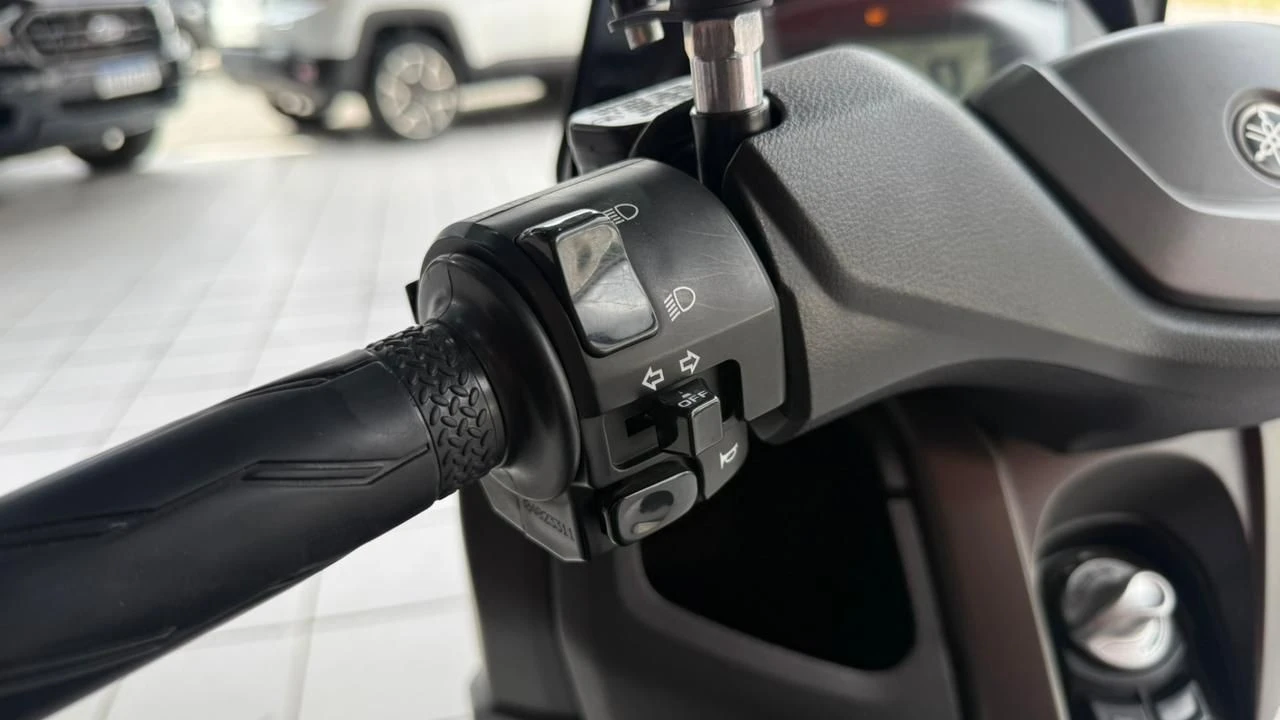 YAMAHA NMAX CONNECTED 160 ABS