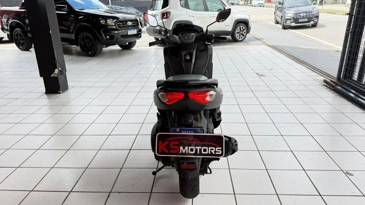 YAMAHA NMAX CONNECTED 160 ABS