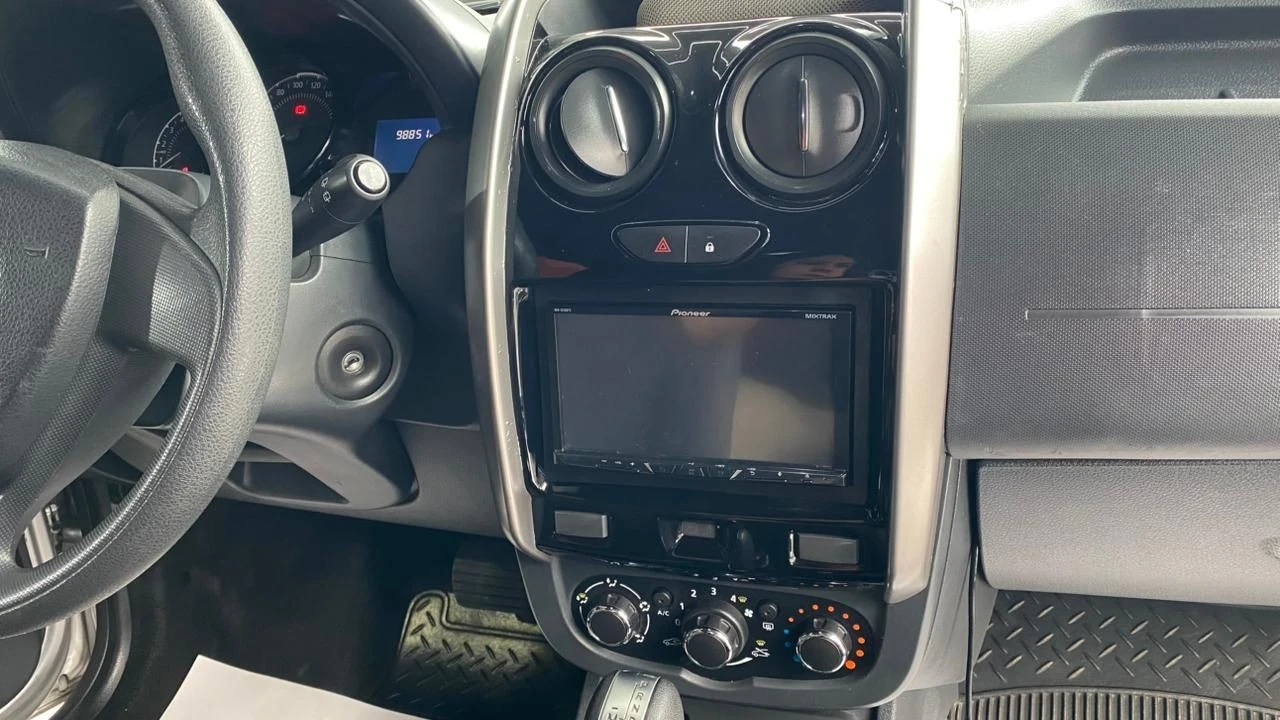 RENAULT DUSTER