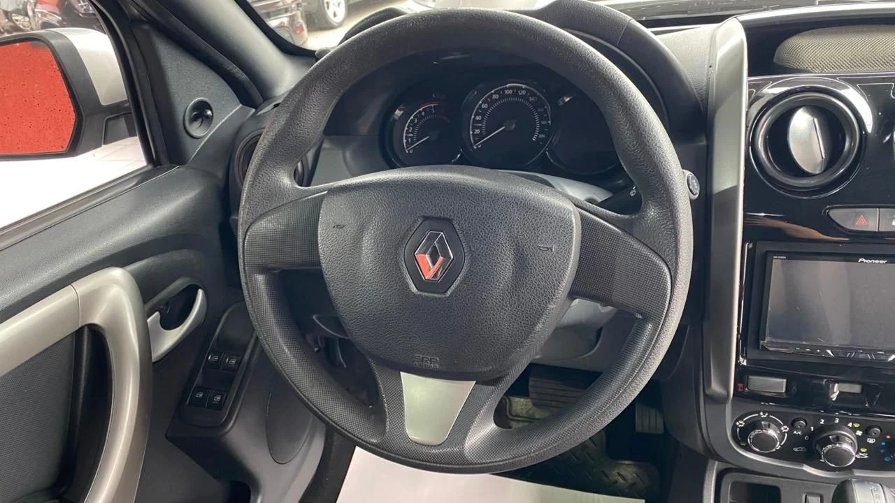 RENAULT DUSTER