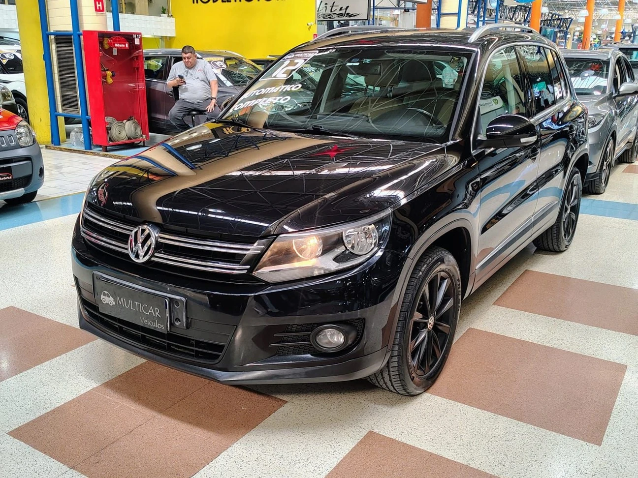 VOLKSWAGEN TIGUAN