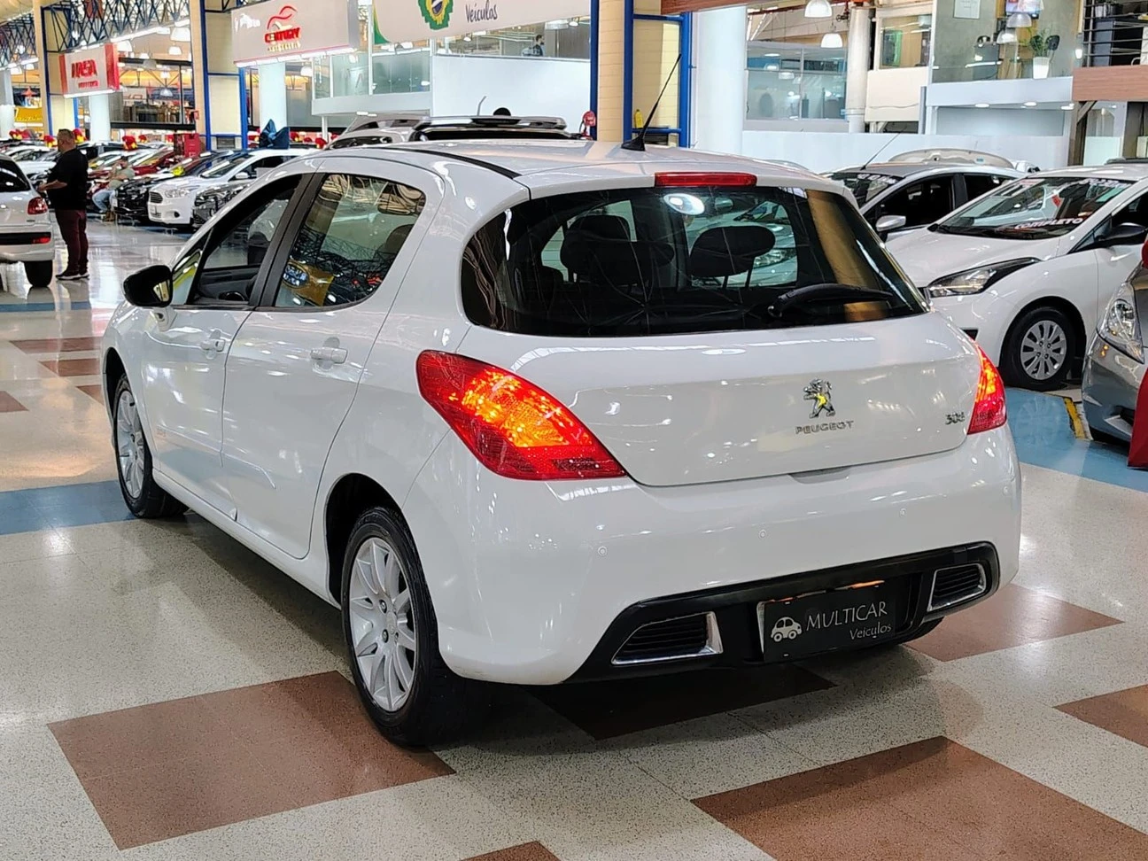 PEUGEOT 308