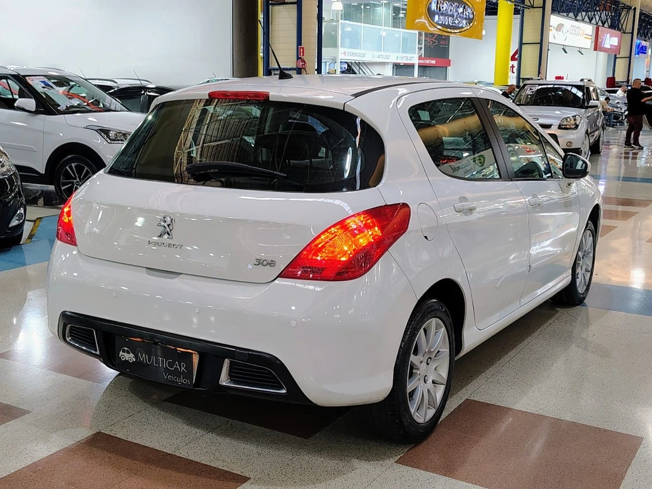 PEUGEOT 308