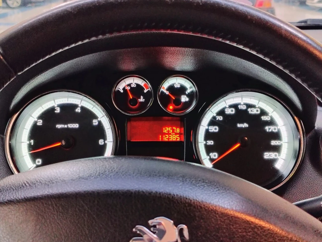 PEUGEOT 308