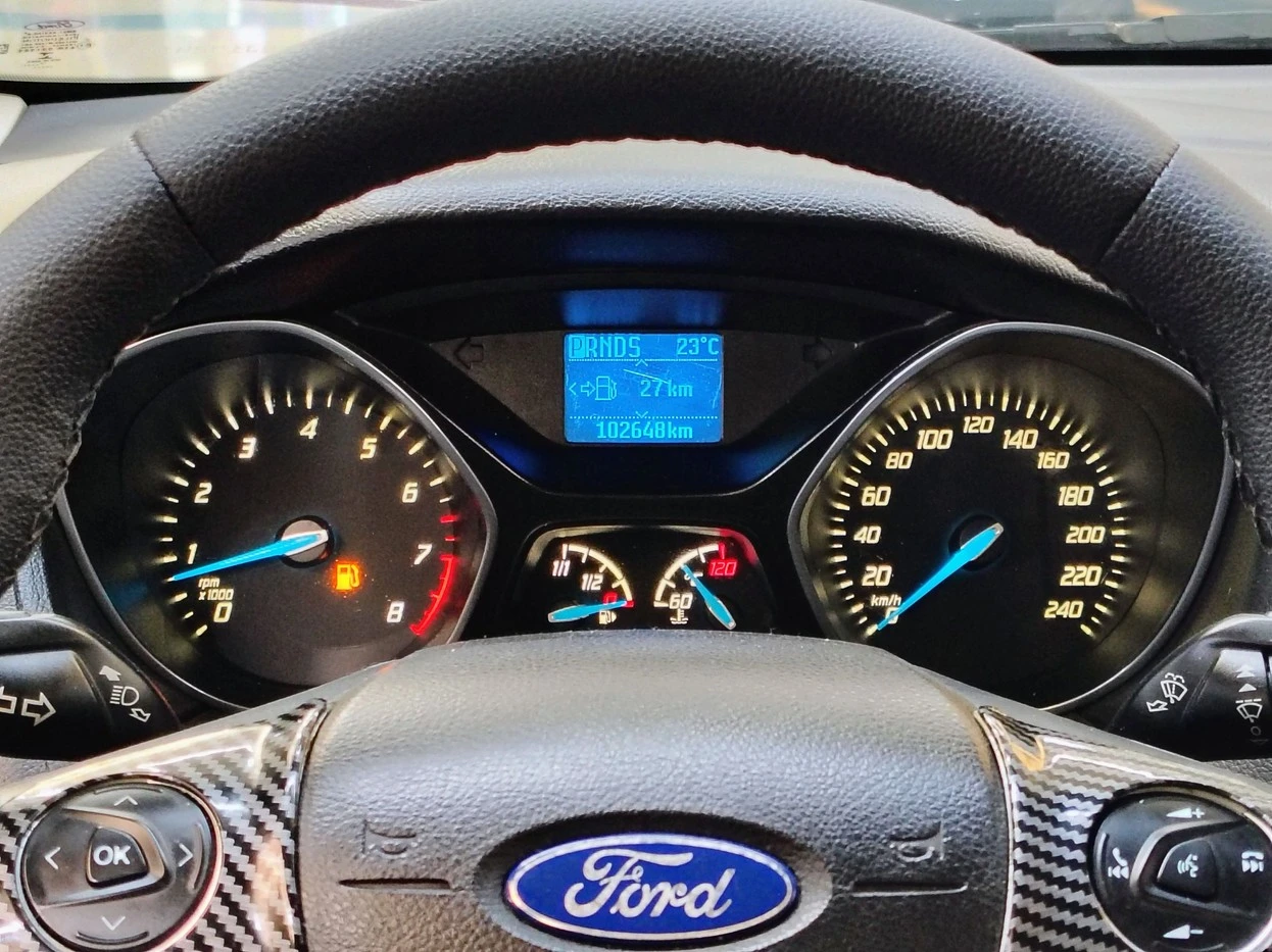 FORD FOCUS