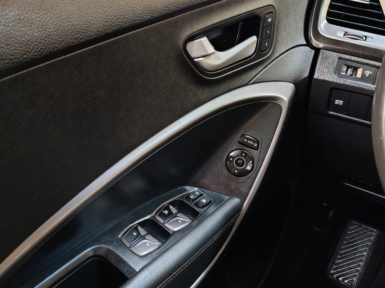 HYUNDAI GRAND SANTA FE