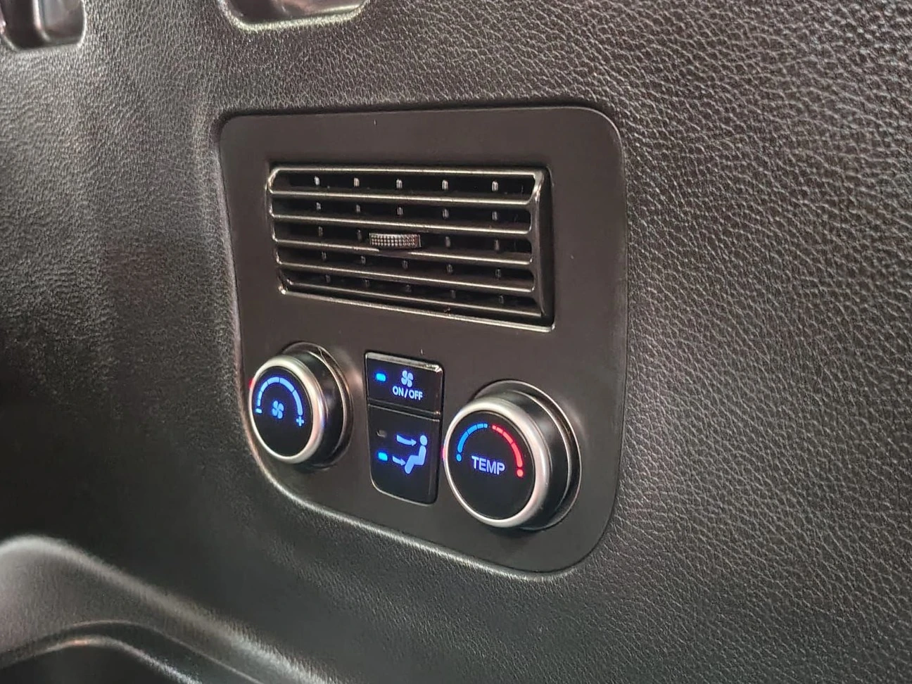 HYUNDAI GRAND SANTA FE