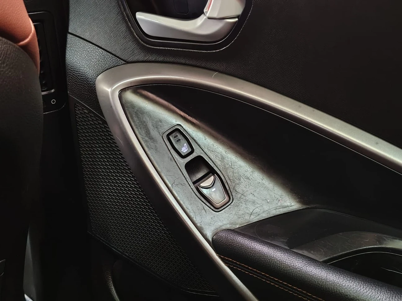 HYUNDAI GRAND SANTA FE