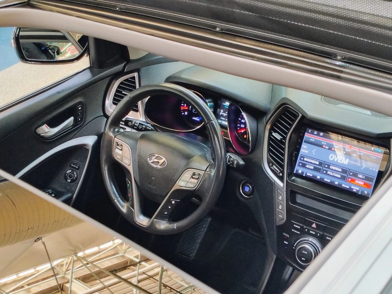 HYUNDAI GRAND SANTA FE