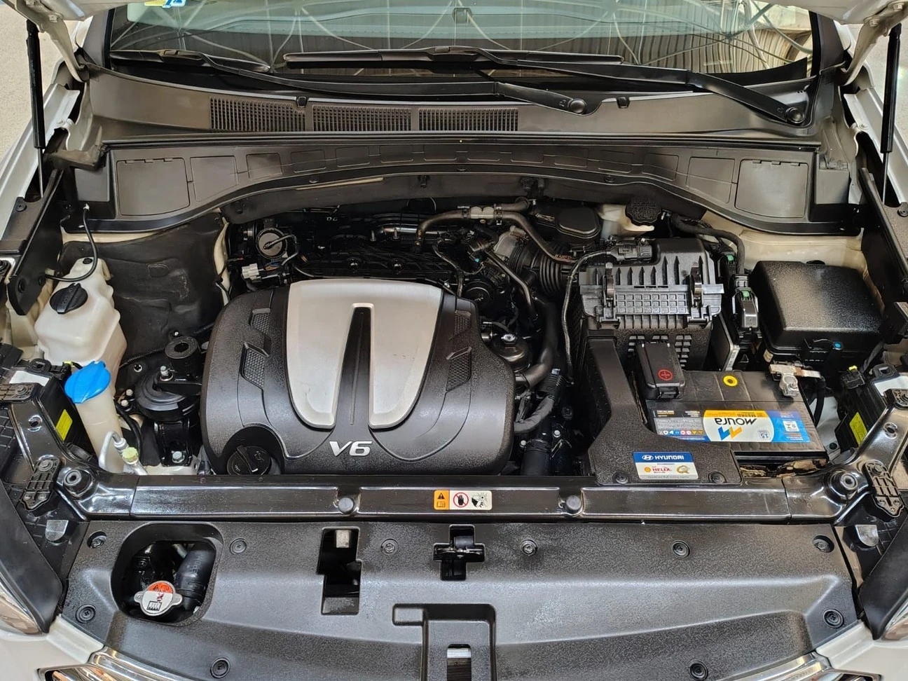 HYUNDAI GRAND SANTA FE