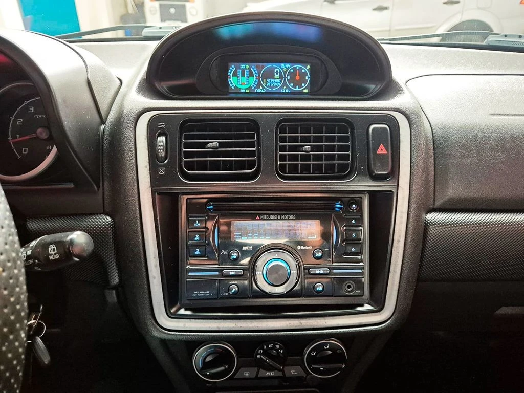 MITSUBISHI PAJERO TR4