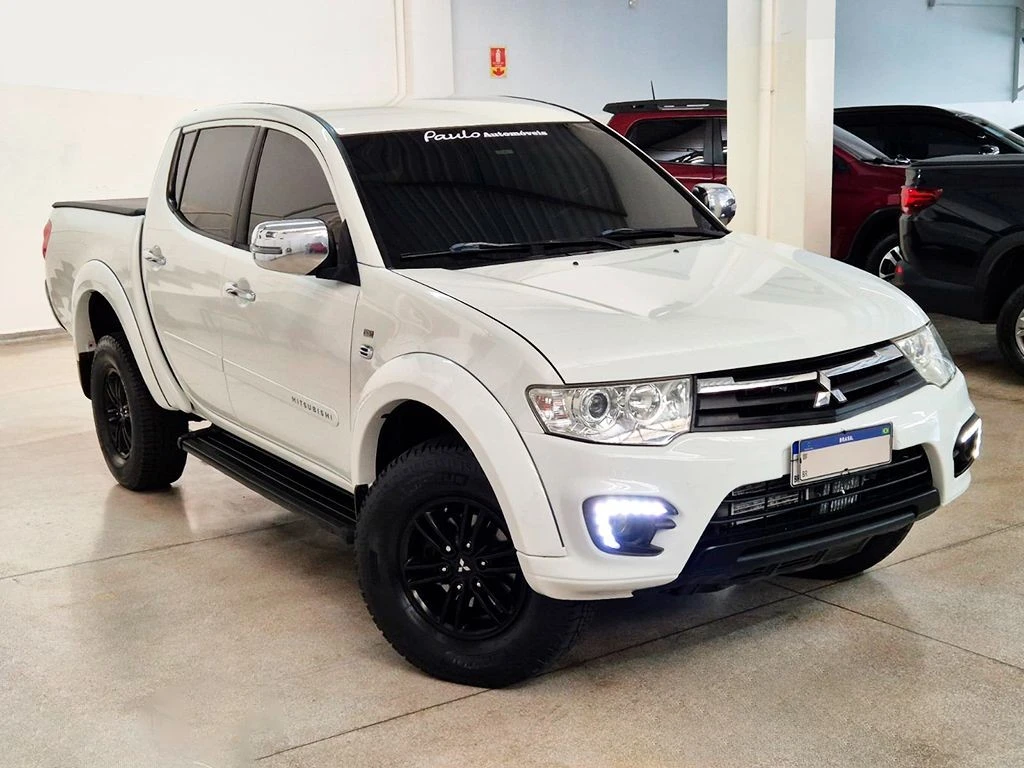 MITSUBISHI L200 TRITON