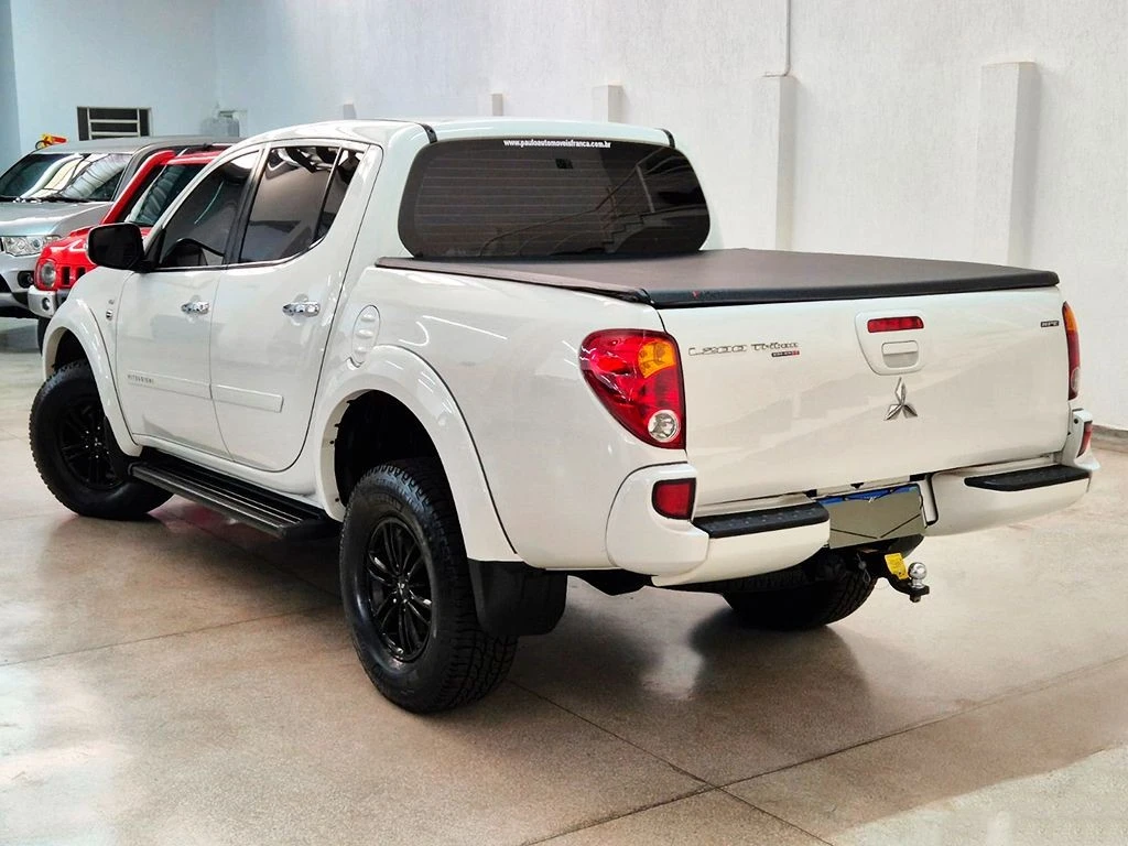 MITSUBISHI L200 TRITON