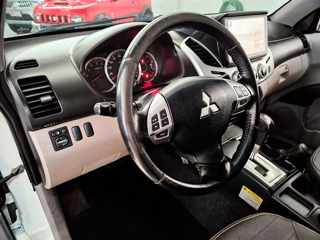 MITSUBISHI L200 TRITON