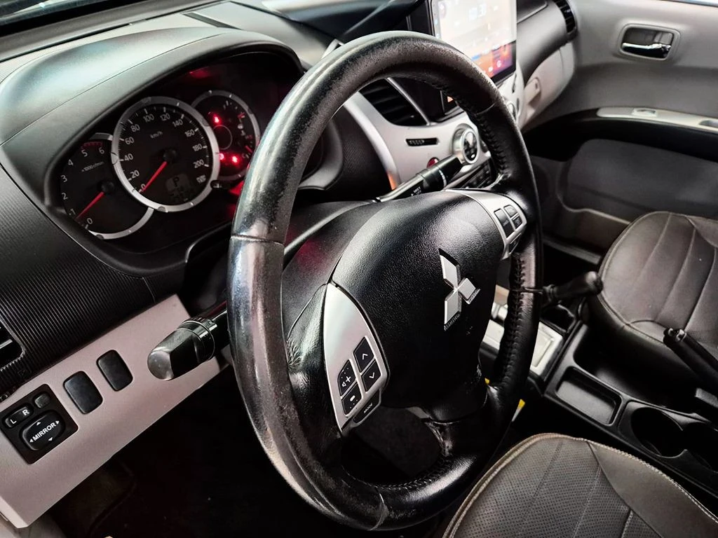 MITSUBISHI L200 TRITON