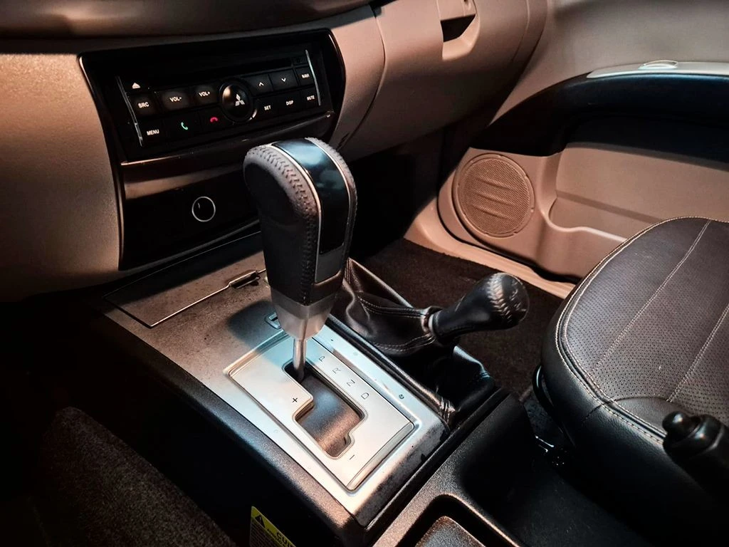 MITSUBISHI L200 TRITON