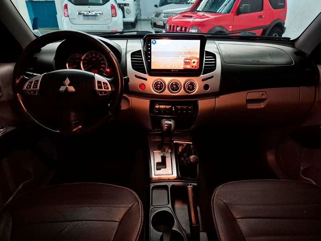MITSUBISHI L200 TRITON