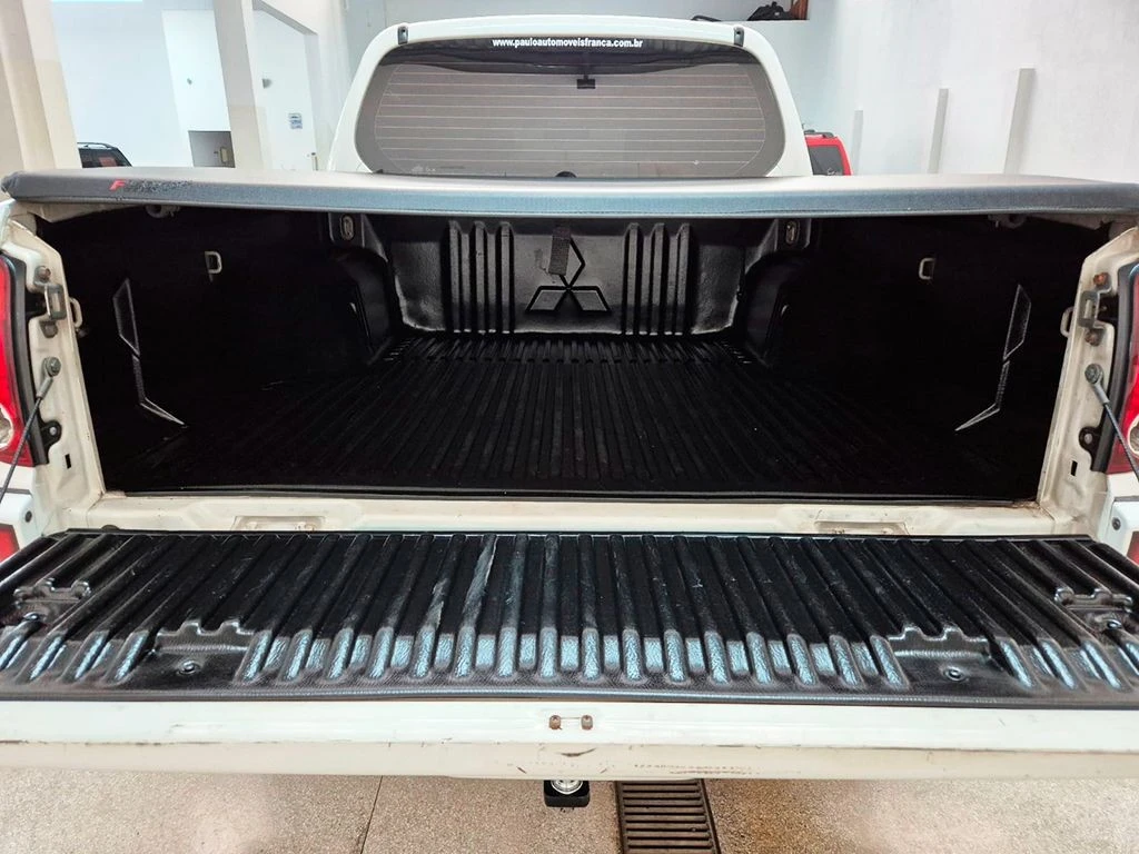 MITSUBISHI L200 TRITON