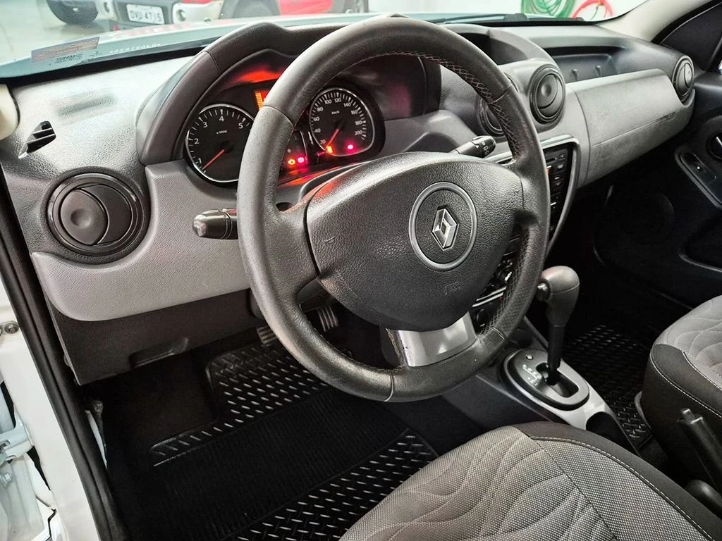 RENAULT DUSTER