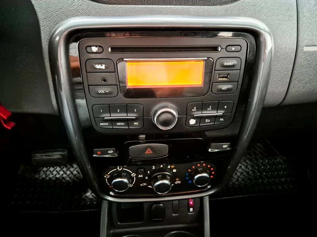RENAULT DUSTER