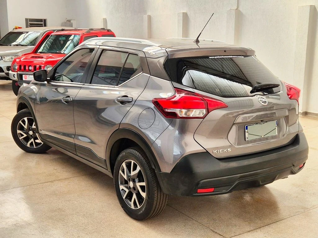 NISSAN KICKS