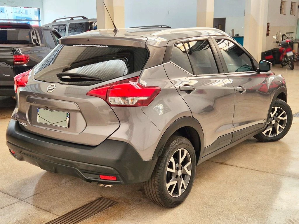 NISSAN KICKS