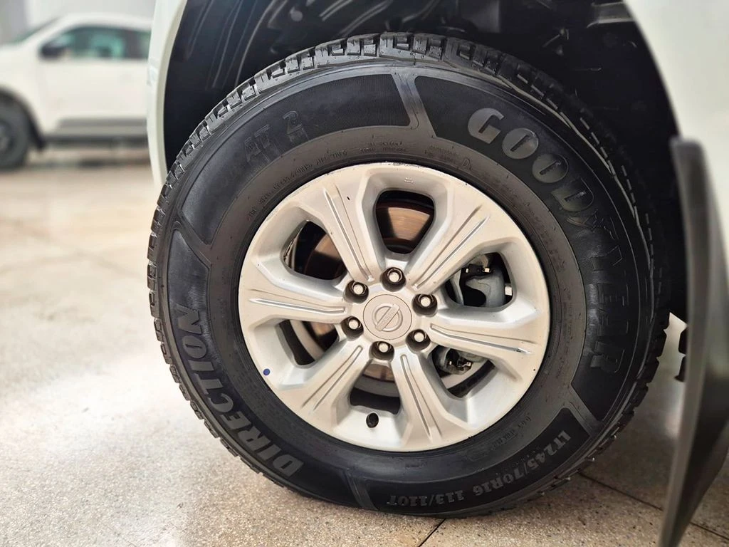 NISSAN FRONTIER