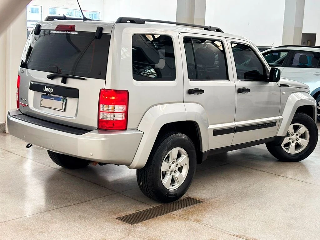 JEEP CHEROKEE