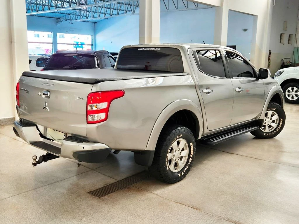 MITSUBISHI L200 TRITON