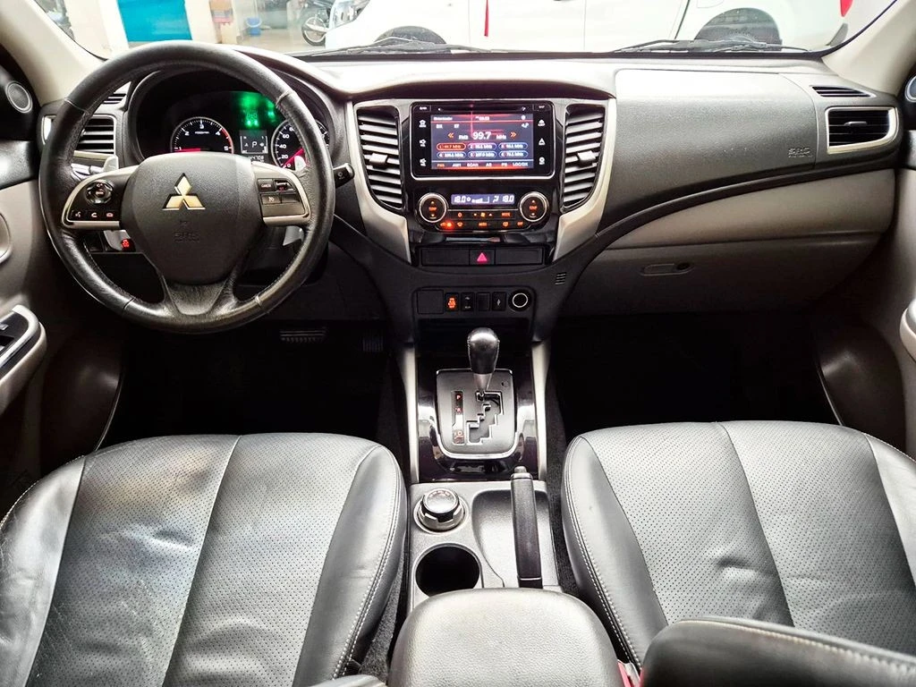 MITSUBISHI L200 TRITON