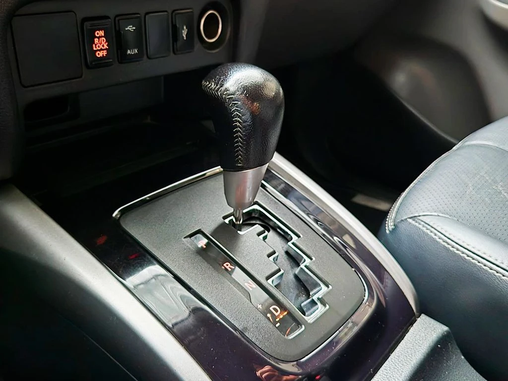 MITSUBISHI L200 TRITON
