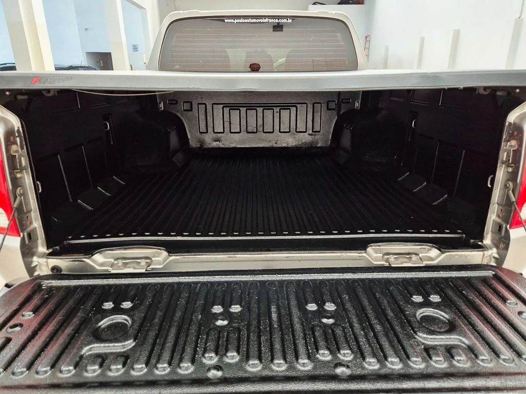 MITSUBISHI L200 TRITON