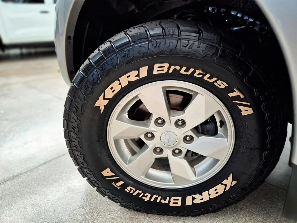 MITSUBISHI L200 TRITON