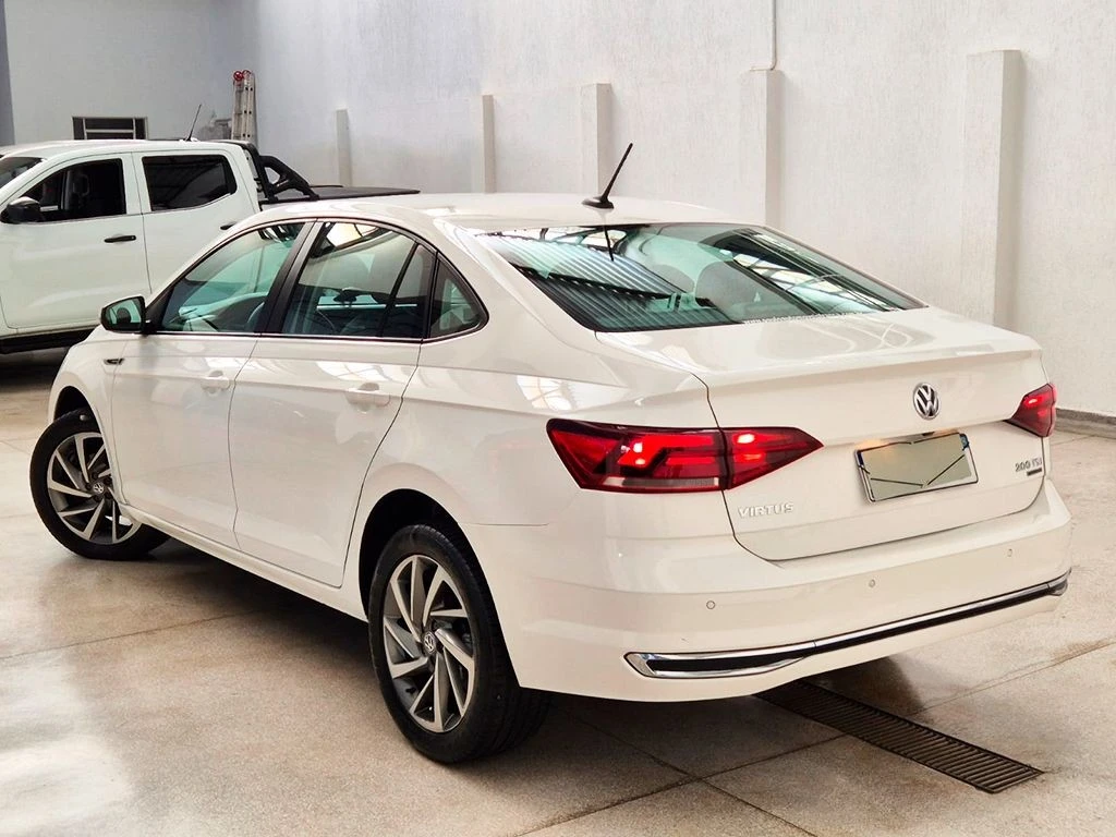 VOLKSWAGEN VIRTUS