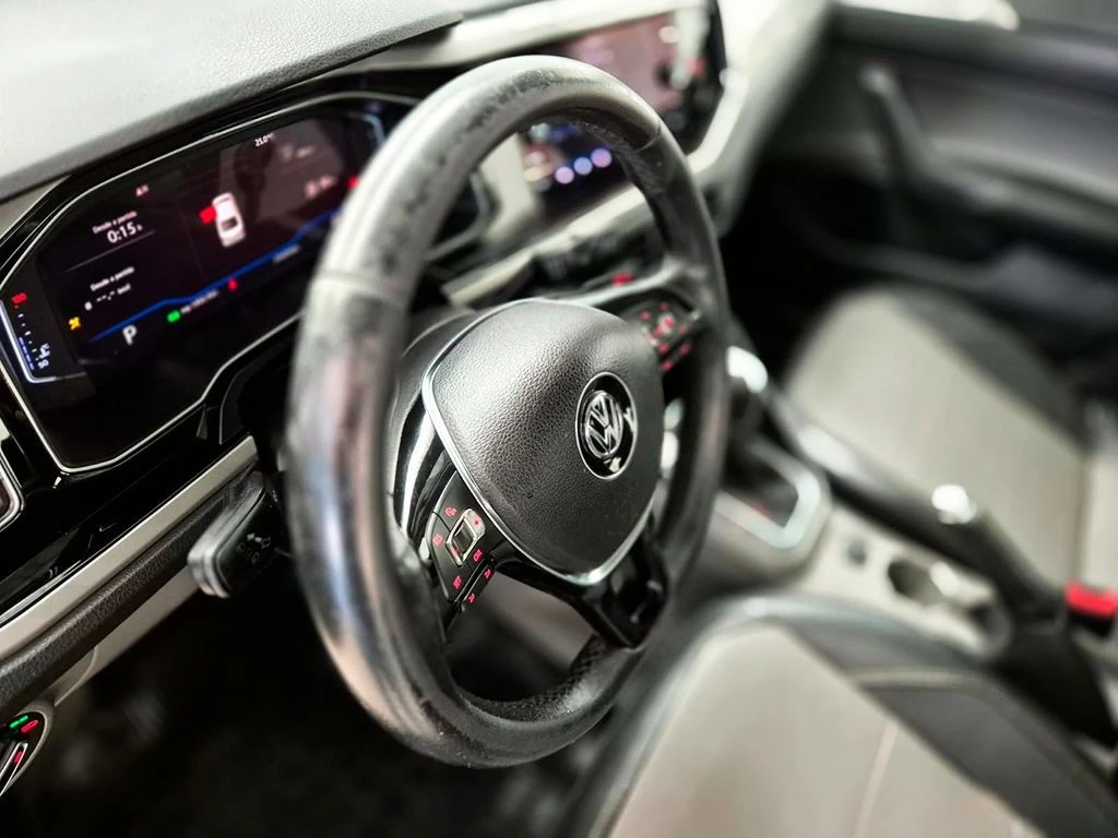 VOLKSWAGEN VIRTUS