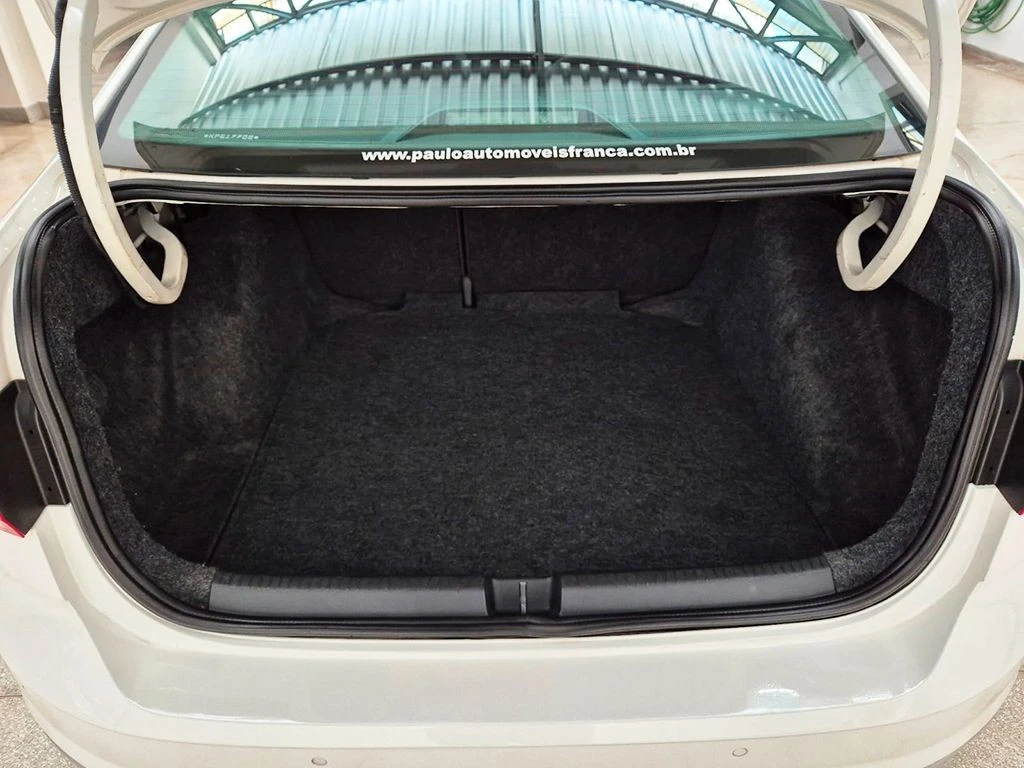 VOLKSWAGEN VIRTUS