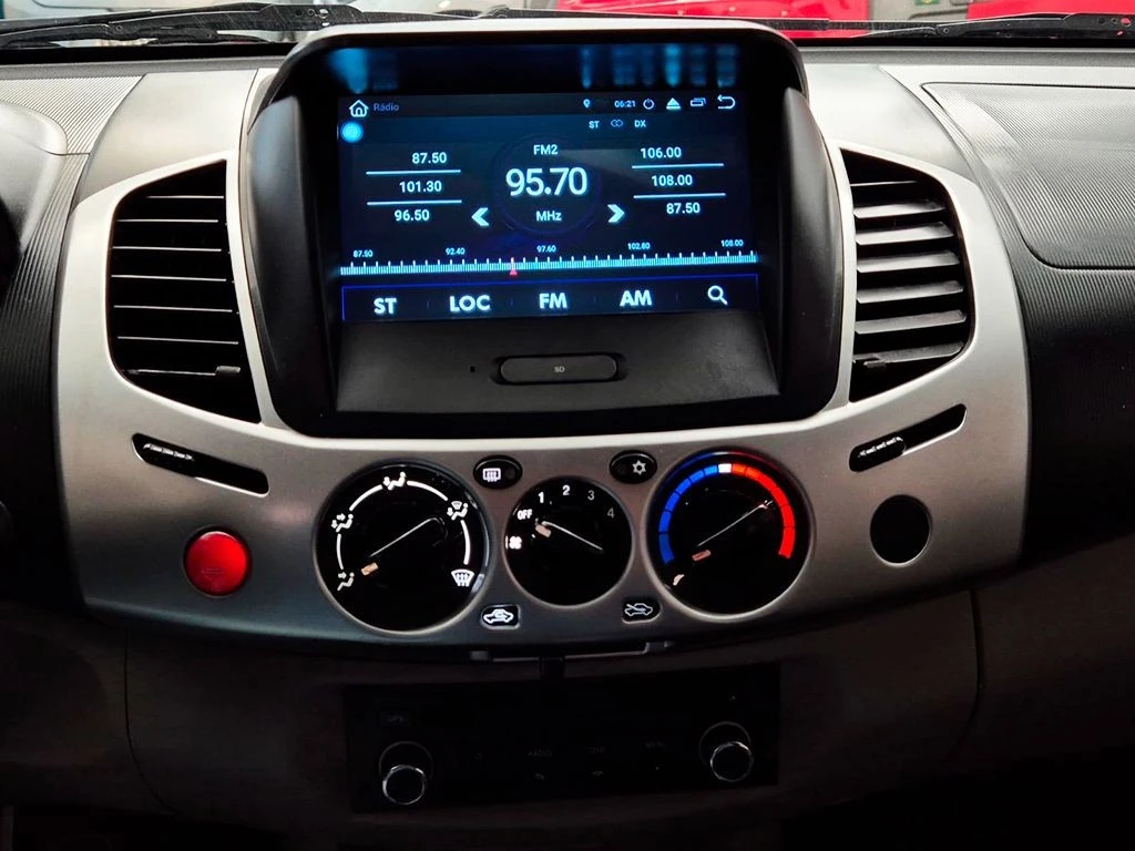 MITSUBISHI L200 TRITON