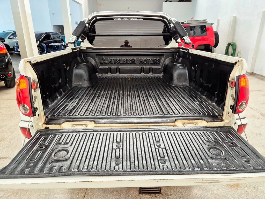MITSUBISHI L200 TRITON