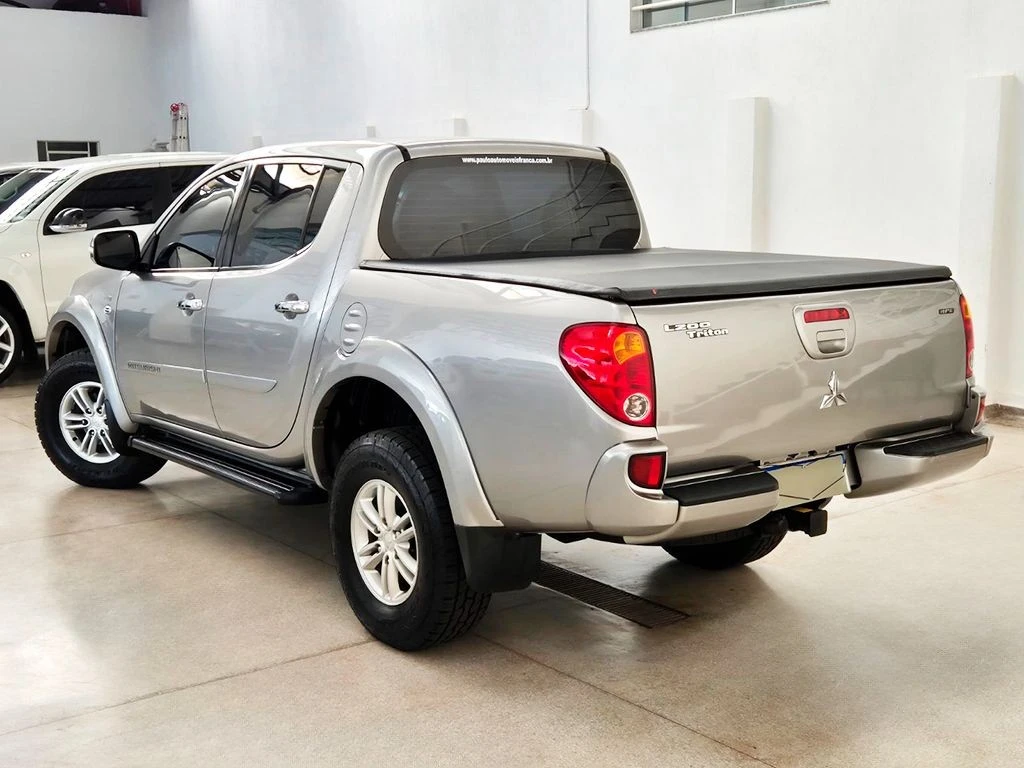MITSUBISHI L200 TRITON