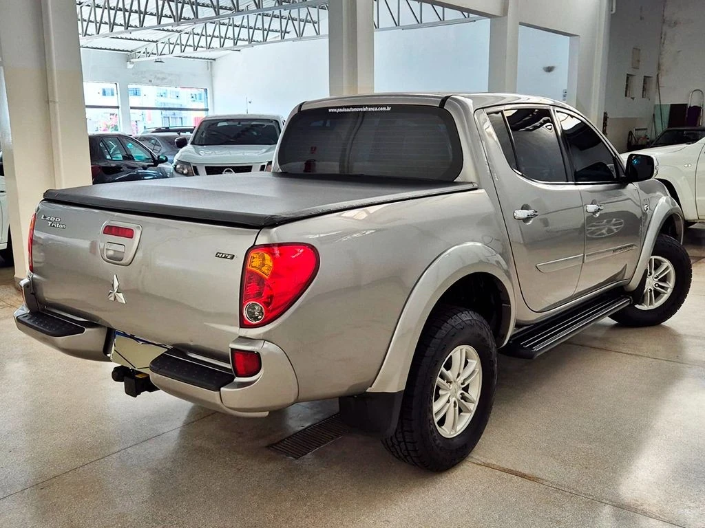 MITSUBISHI L200 TRITON