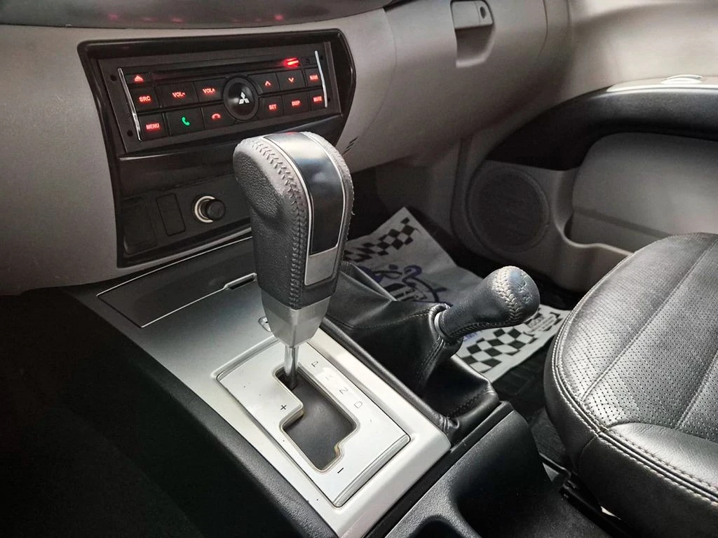 MITSUBISHI L200 TRITON