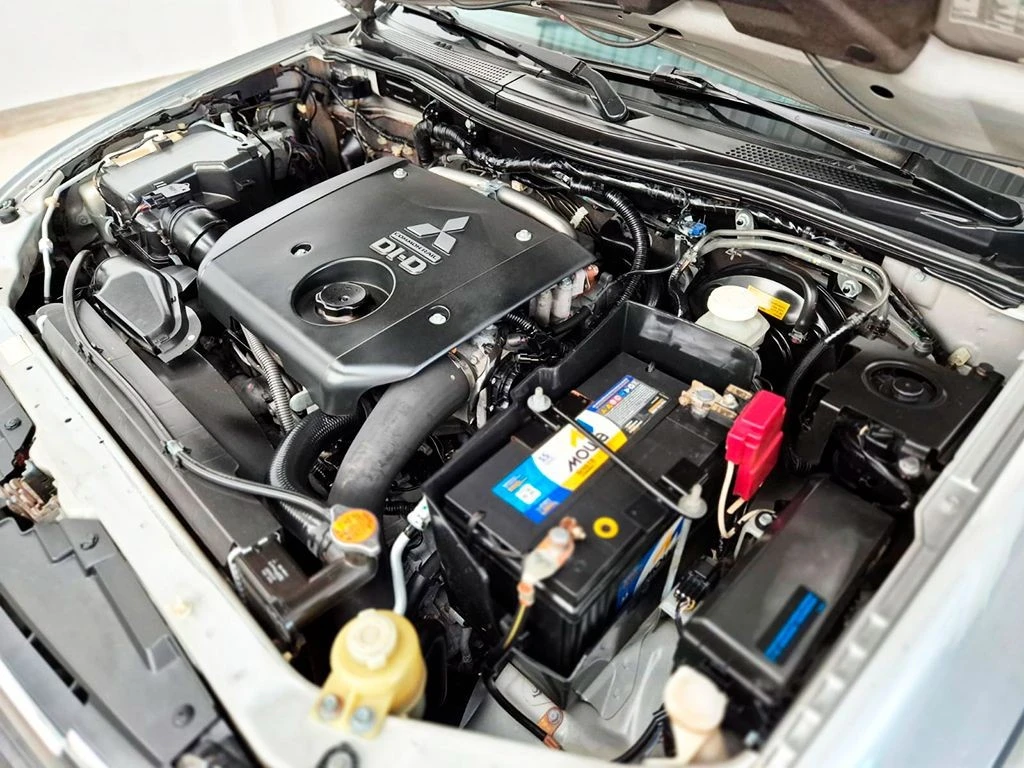 MITSUBISHI L200 TRITON