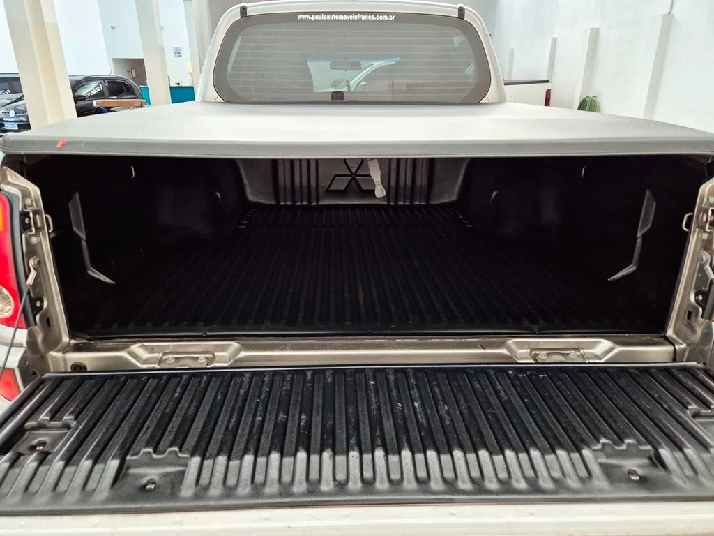 MITSUBISHI L200 TRITON