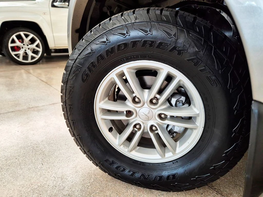 MITSUBISHI L200 TRITON