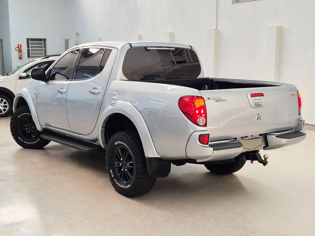 MITSUBISHI L200 TRITON