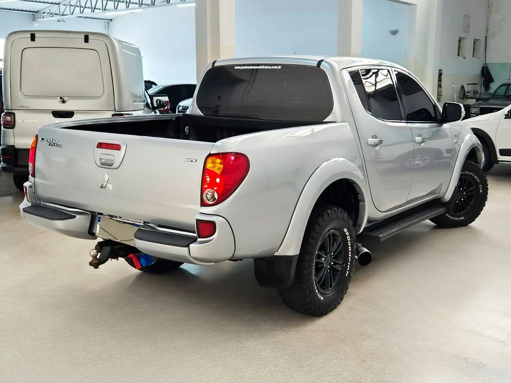 MITSUBISHI L200 TRITON