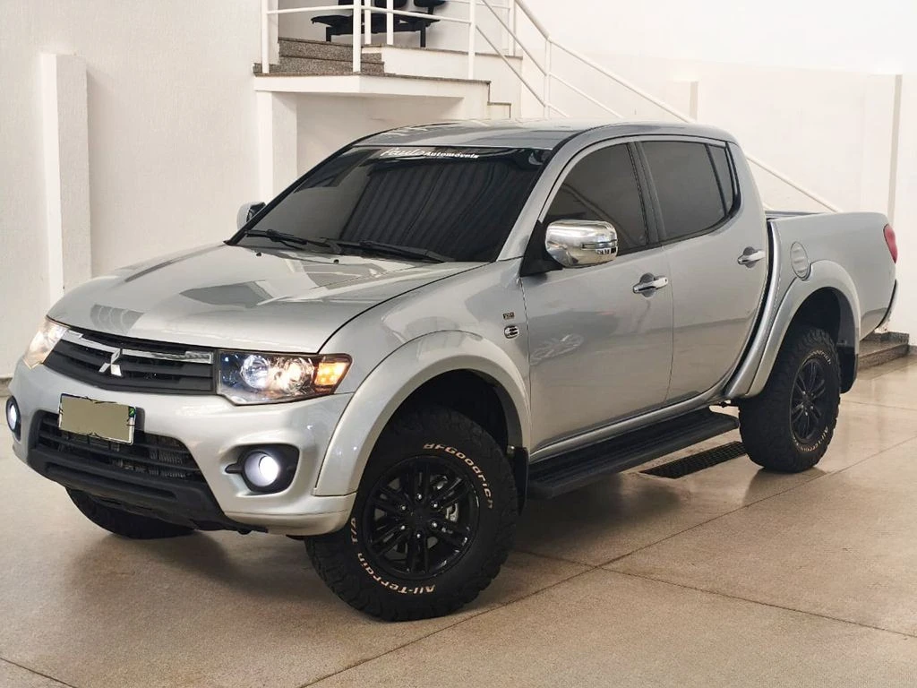 MITSUBISHI L200 TRITON